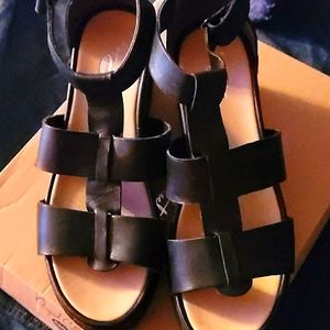 Sandals with box